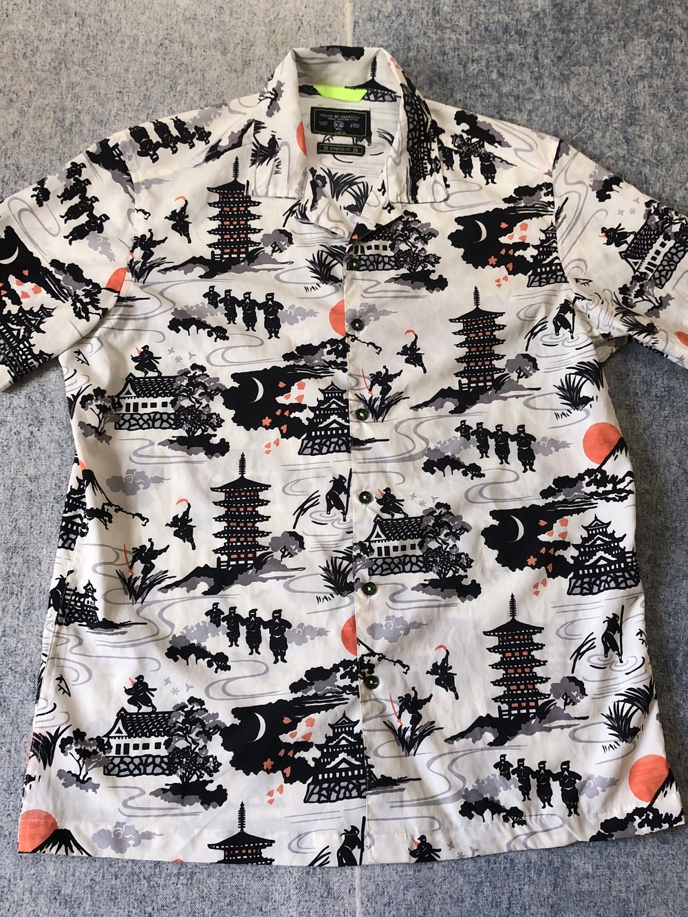Casual White Pagoda-Print Short-Sleeve Button-Down Shirt
